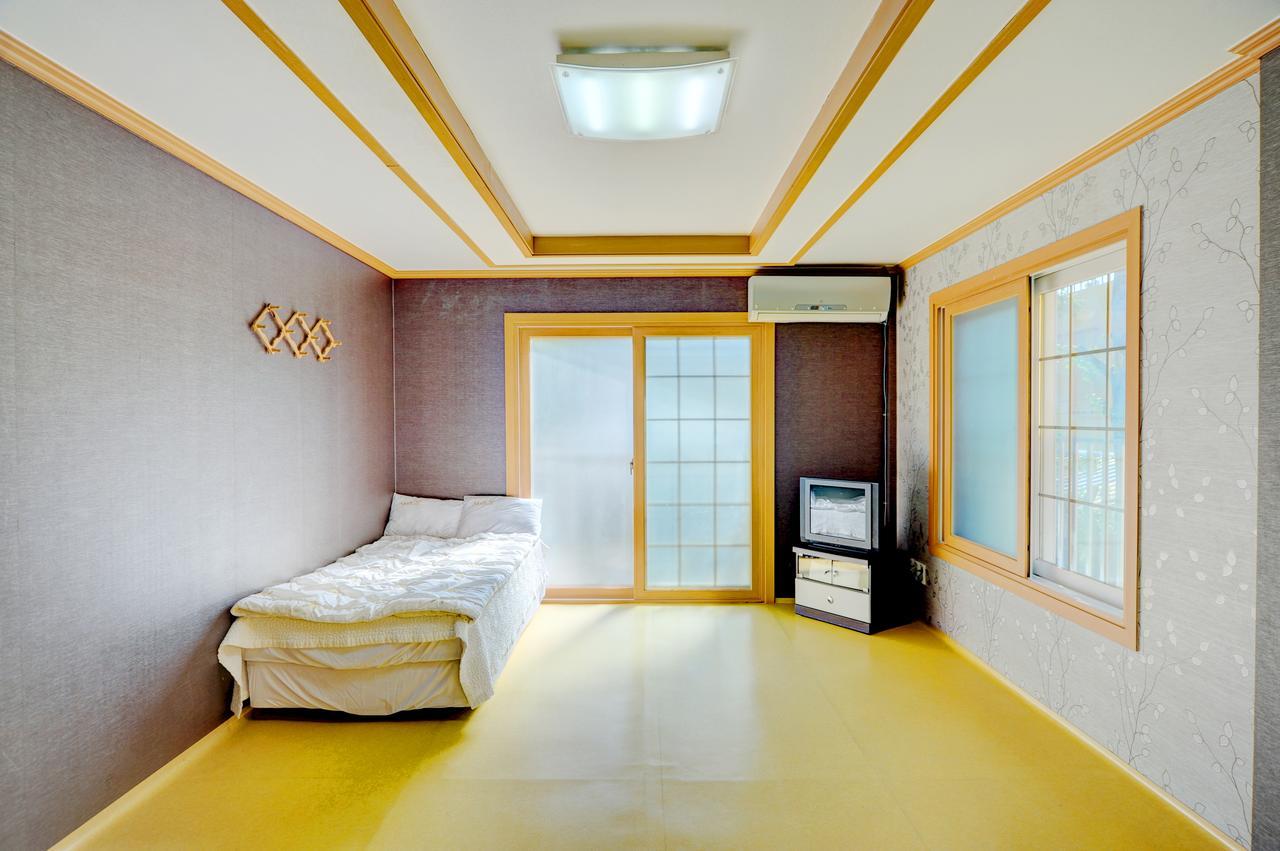 Sungbo Youth Hostel Mungyeong Exterior foto