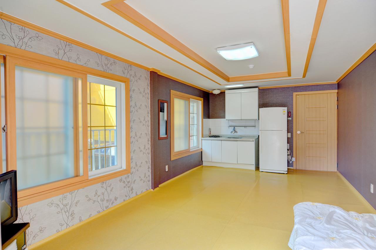 Sungbo Youth Hostel Mungyeong Exterior foto